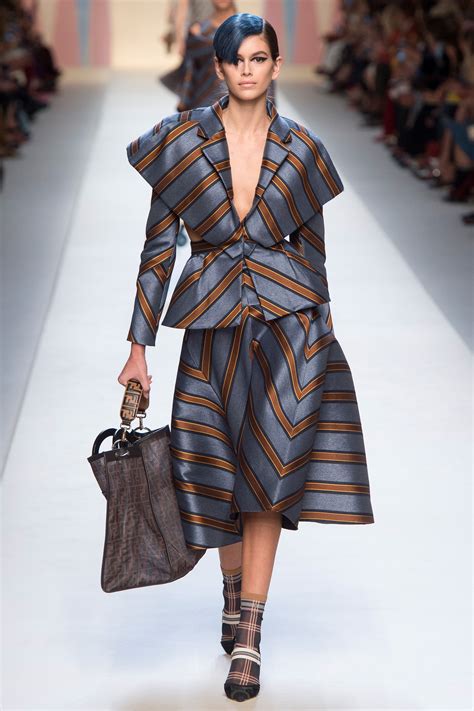 vogue.com fendi spring 2018|Fendi Spring RTW 2018 .